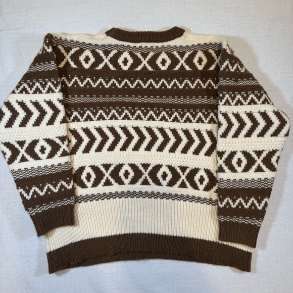NWT Olio Women's Brown and Cream Patterned Sweater - Picture 9 of 9